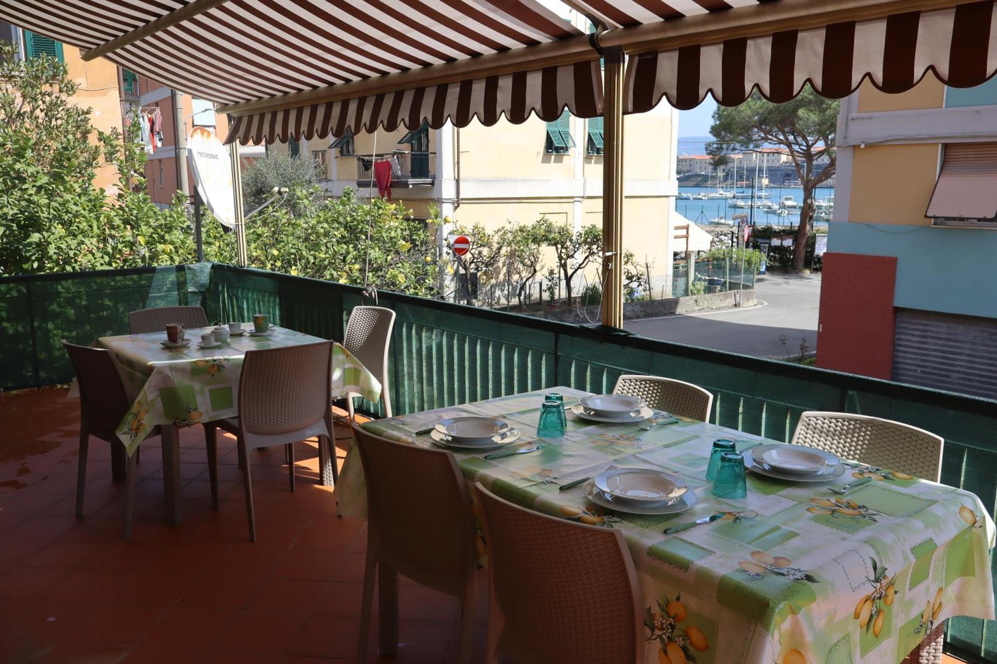 Giulio'S Terraces In The Bay Lägenhet Porto Venere Exteriör bild