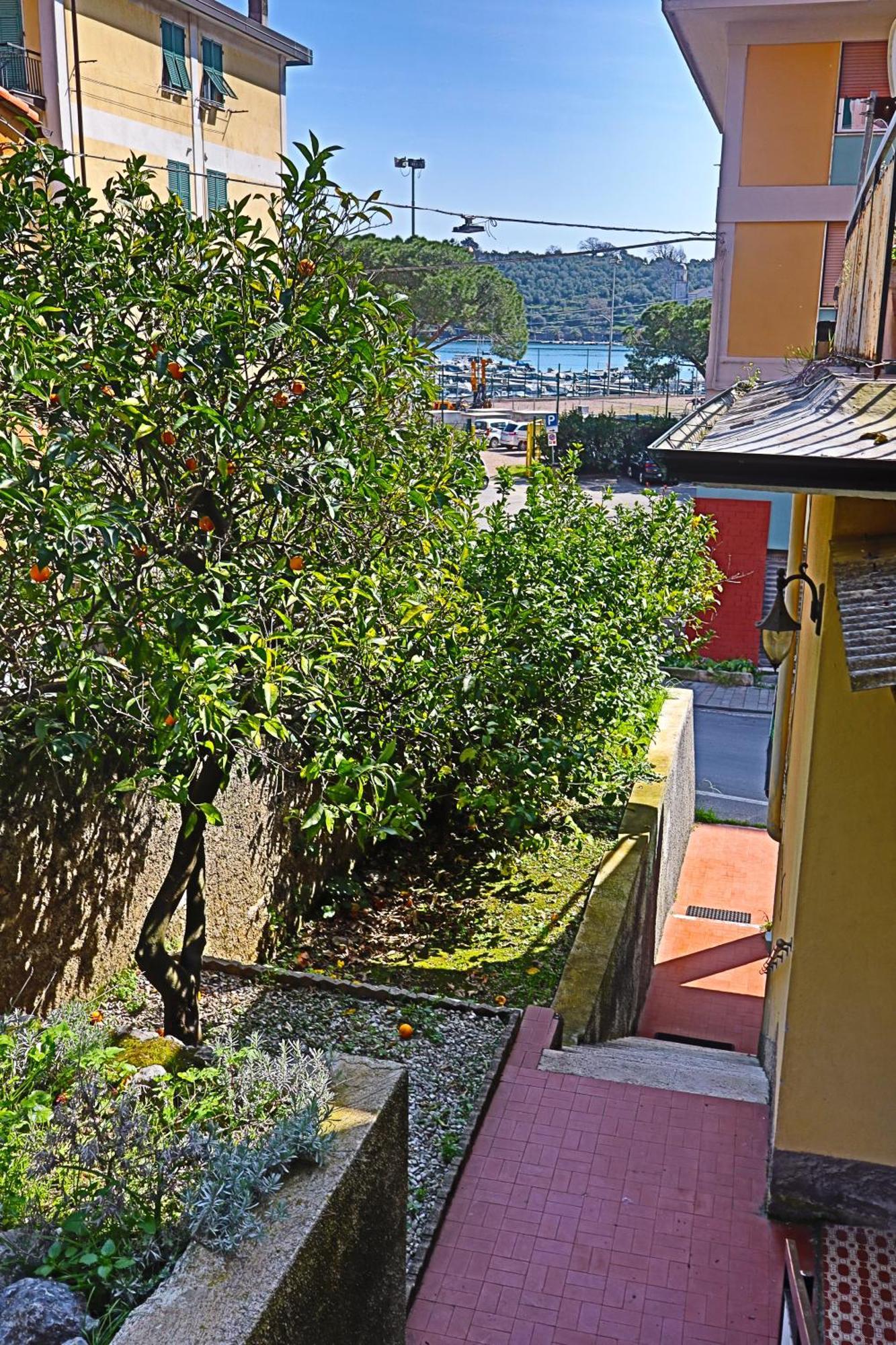 Giulio'S Terraces In The Bay Lägenhet Porto Venere Exteriör bild